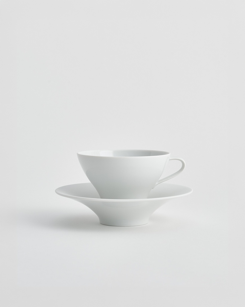 Kaffee- und Teetasse mit hohem Unterteller Ø165