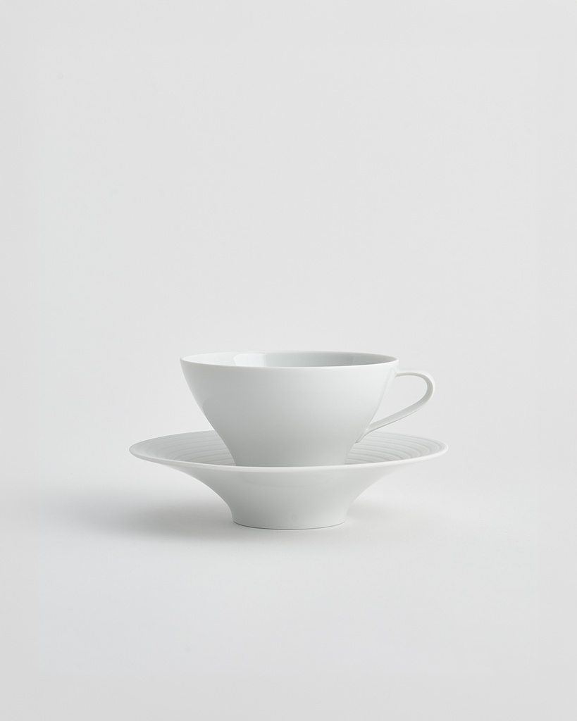 Kaffee- und Teetasse mit hohem Unterteller Ø165